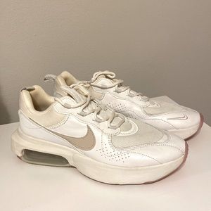 Nike tennis shoes